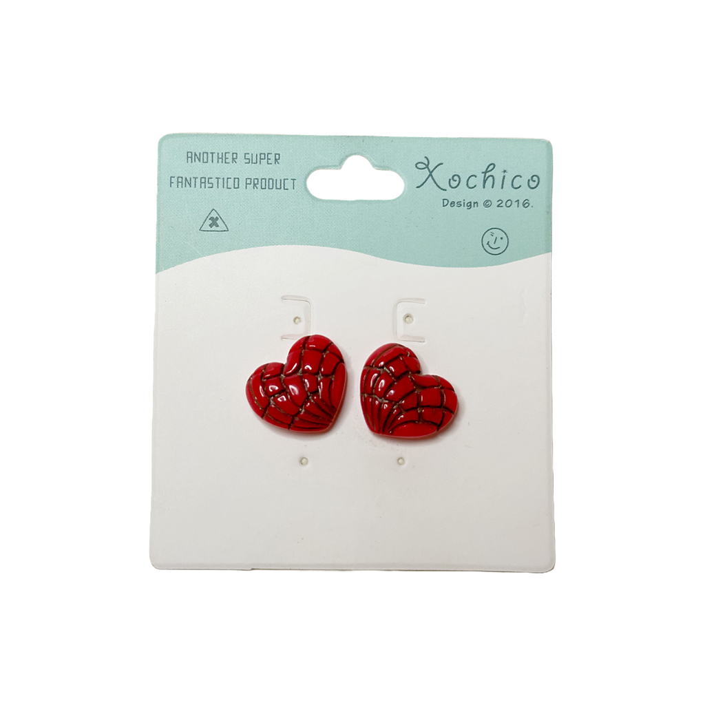 Red concha heart shaped stud earring