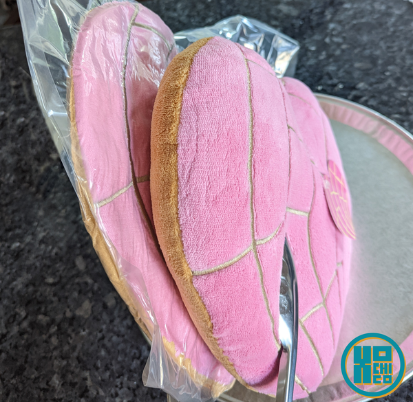 Corazon cushion compressed vs expanded view, picture one