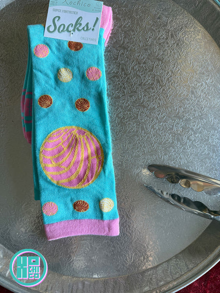 Pan Culce Concha Socks with header card (front).